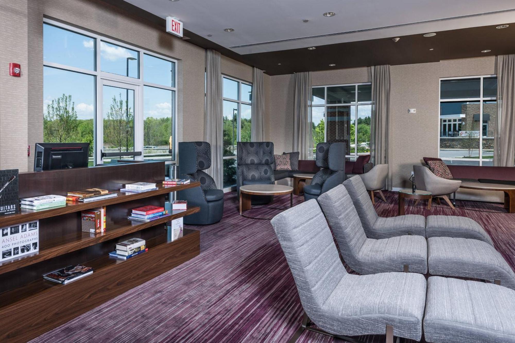 Courtyard By Marriott Boston Littleton Hotel Exterior photo