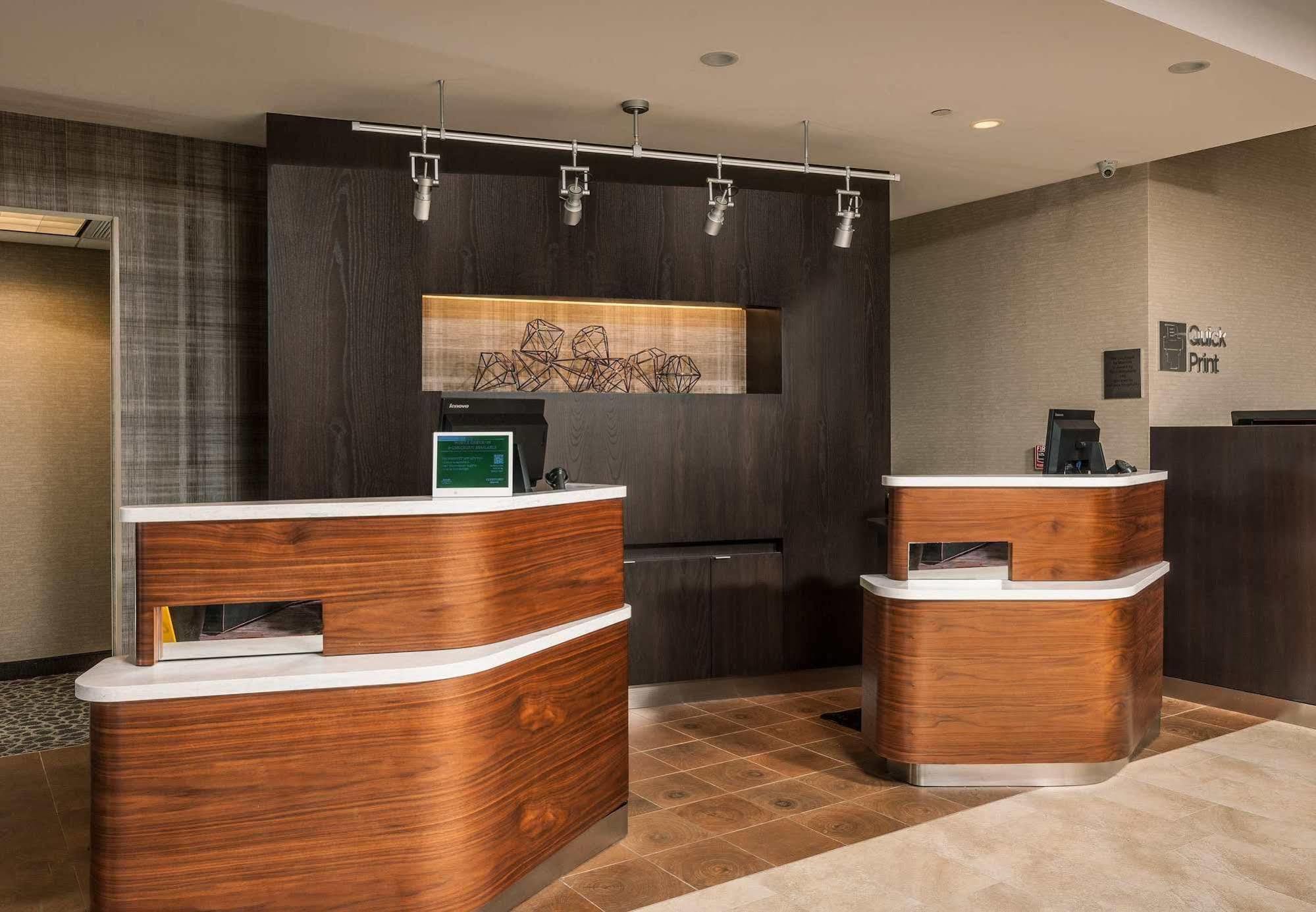 Courtyard By Marriott Boston Littleton Hotel Exterior photo