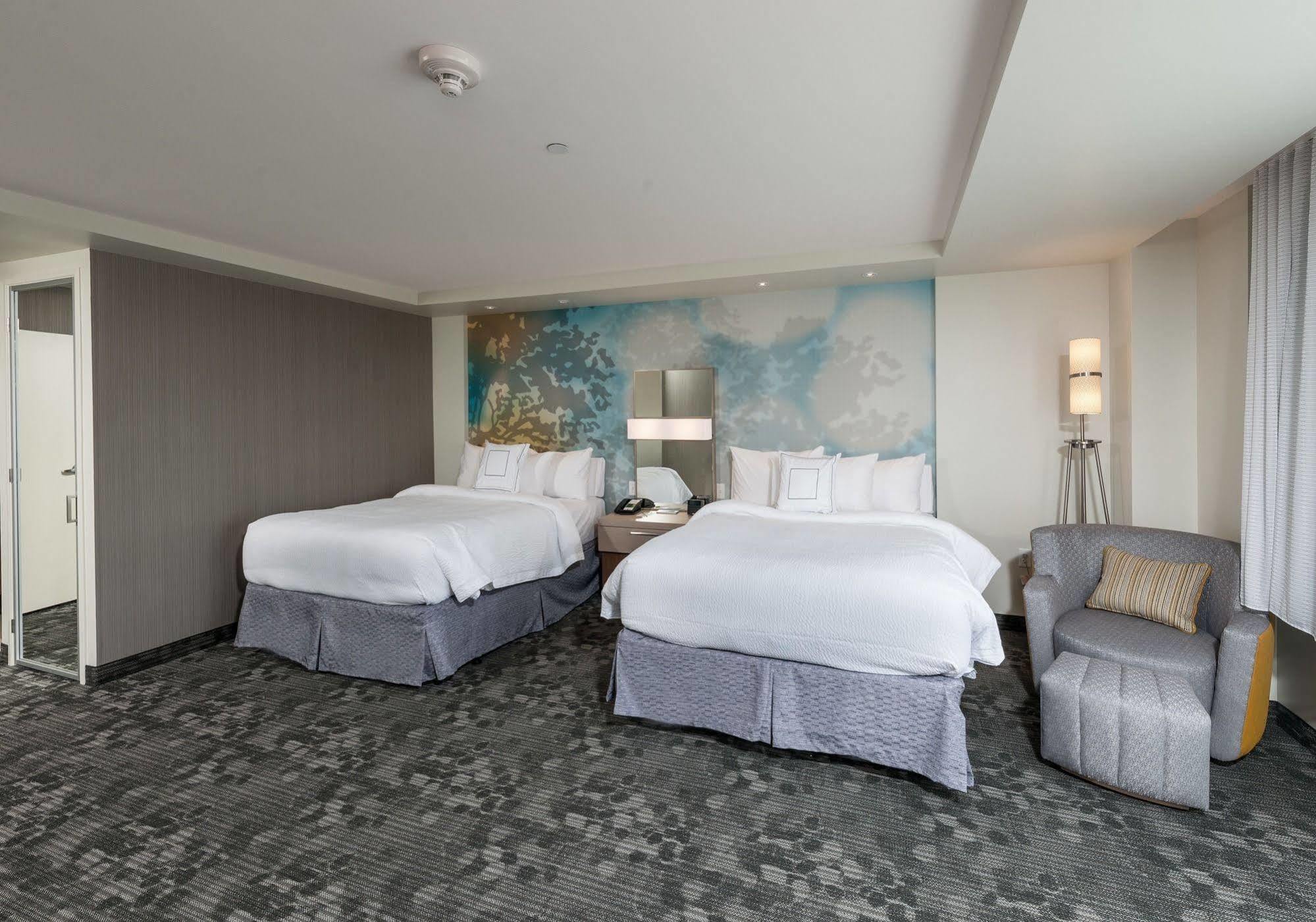 Courtyard By Marriott Boston Littleton Hotel Exterior photo